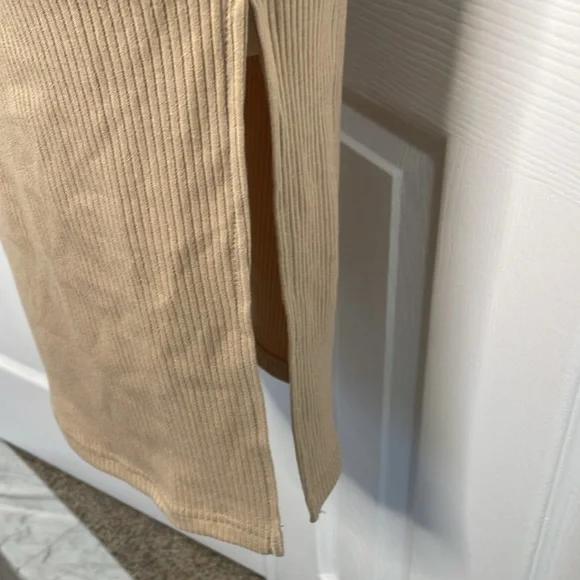 CRESCENT CONTRASTING TRIM RIBBED BODYCON TANK MIDI DRESS BEIGE & WHITE SIZE S - Picture 8 of 12